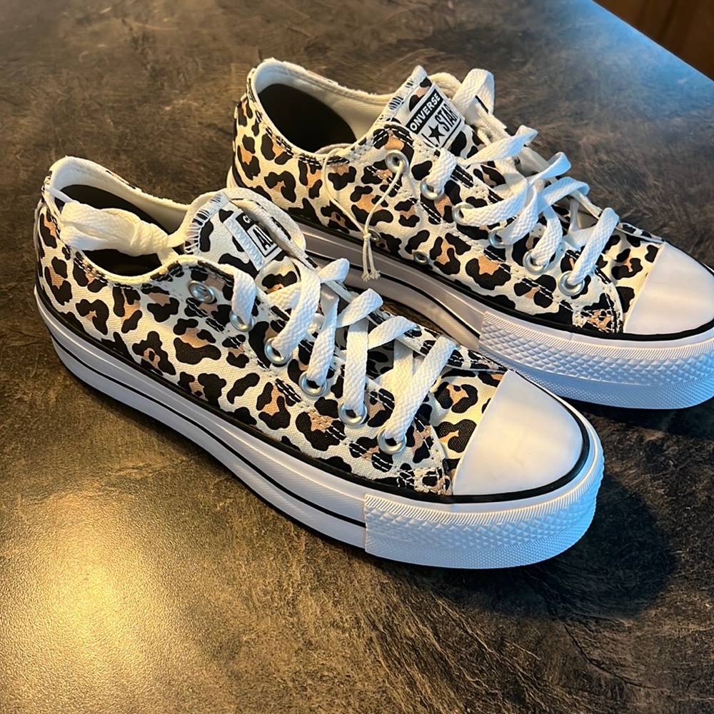 Women’s size 7 new, never worn Converse leopard platform sneakers